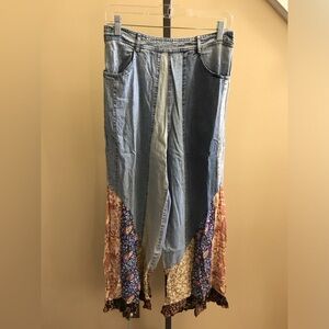 YOUNG THREADS NWT Pants Denim Printed Gauze Bottom Size Medium